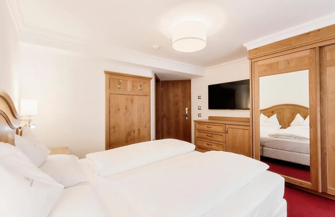 Hotel Ingram-1